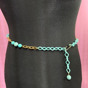 Size to 94cmVintage 1960s 1970s Kitsch turquoise Plastic beaded Adjustable chain Link Ladies Belt mid century