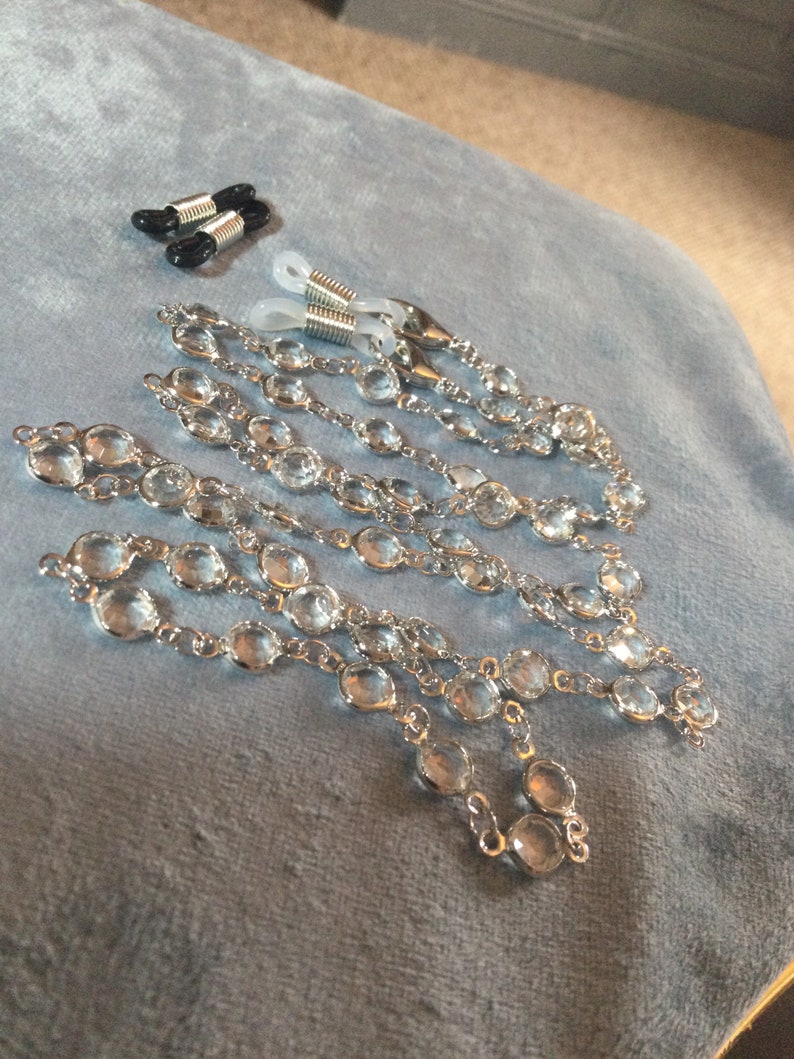 Never lose your glasses sunglasses chain silver tone rivi\u00e8re bezel set clear crystal diamant\u00e9 Vintage retro style lanyard necklace chain