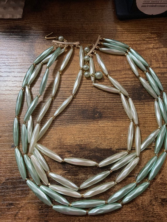 Mid century pastel green faux pearl plastic beade… - image 8