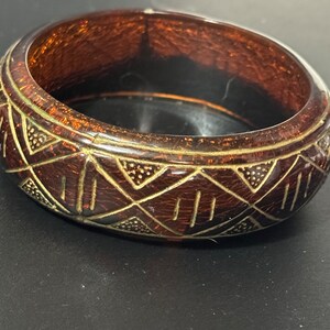 Carved brown and gold faux tortoiseshell vintage chunky oversized wide acrylic plastic bangle bracelet