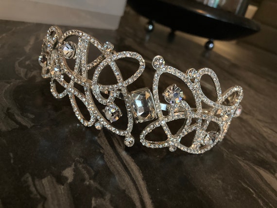 Ladies Antique style silver tone tiara clear diam… - image 5