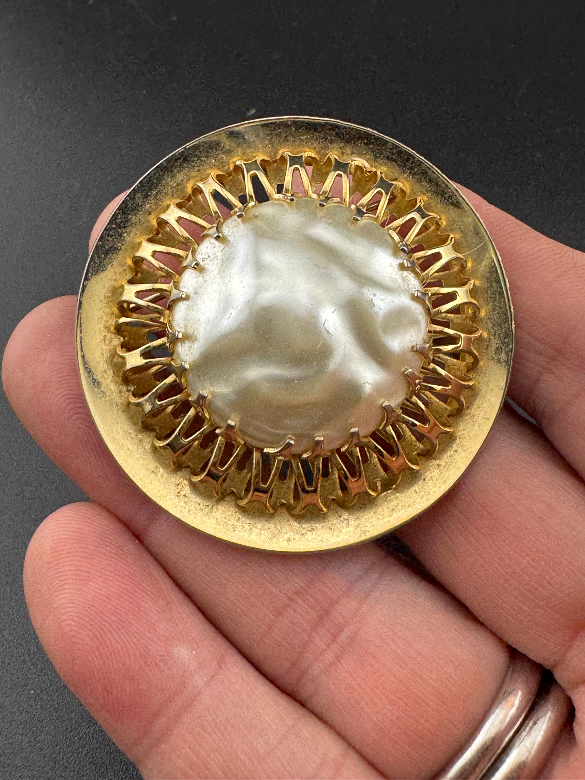 Broche Bélier Vintage Style Étrusque Années 80 - 34x52mm - Étain Doré - Occasion