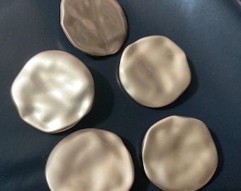 30mm Set of 5 Matt Gold metal textured round buttons