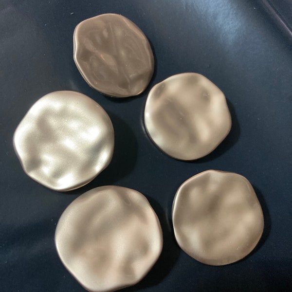 30mm Set of 5 Matt Gold metal textured round buttons