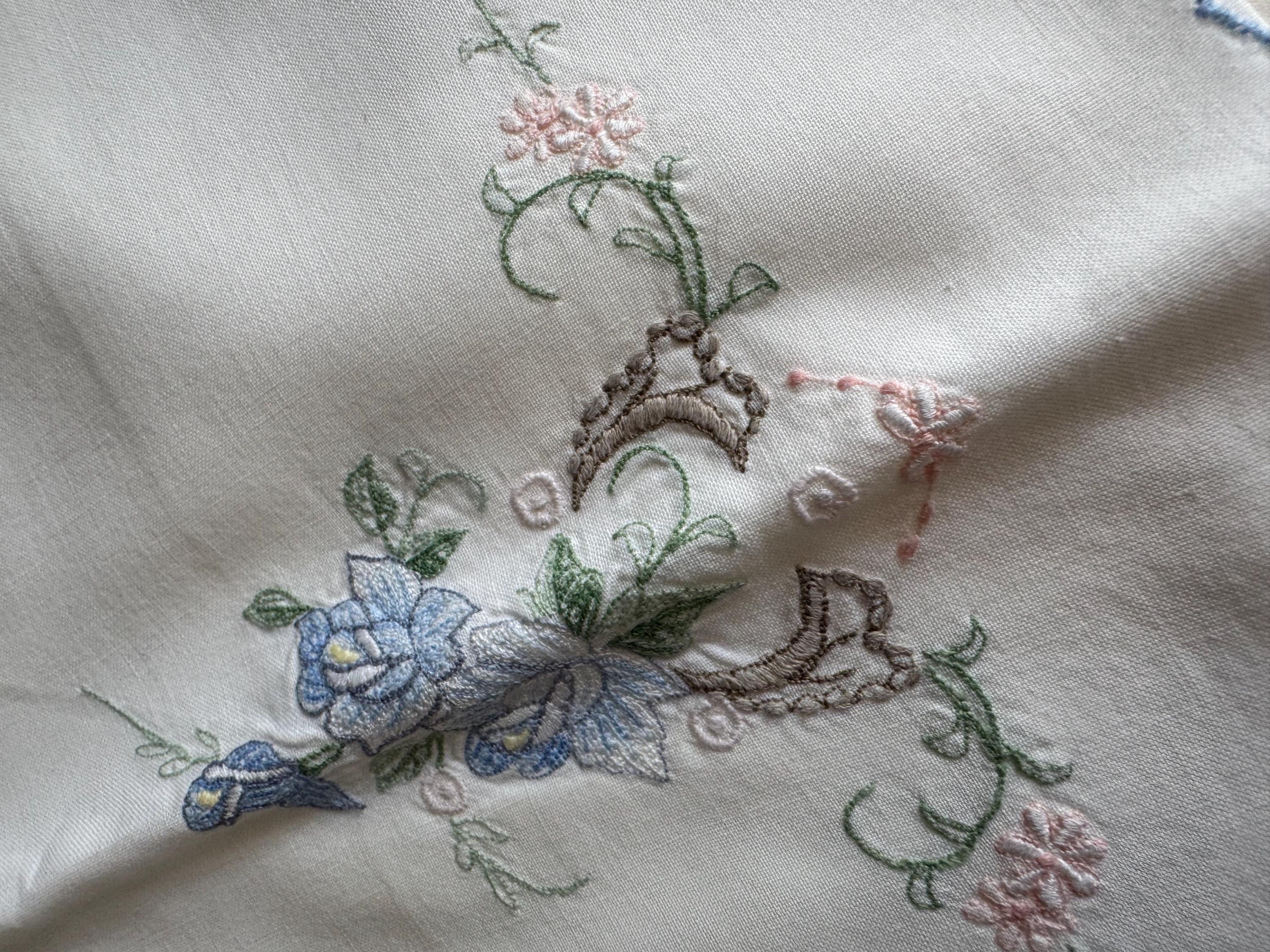 シャトーシック ピローケース：刺繍入り花柄コットン - 2枚セット