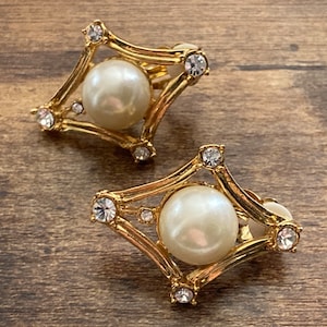 Oversized gold tone large clip on diamanté earrings faux cream pearl cabuchon 1980s