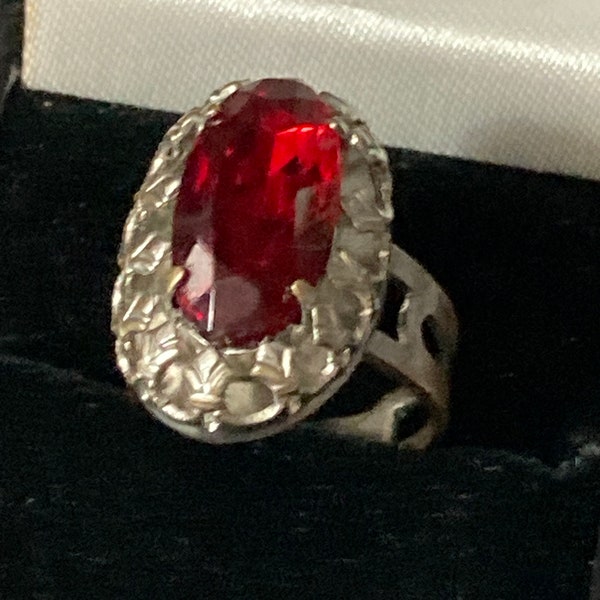 red ruby glass Paste Adjustable Brutalist silver tone cocktail dress ring 1970s k l m n o