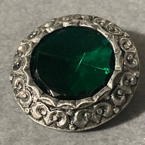 Vintage silver tone Celtic chunky emerald glass brooch