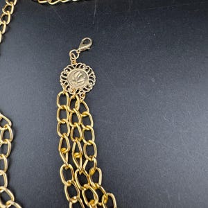 To 106cm retro gold tone oval chain link belt with faux coin droppers