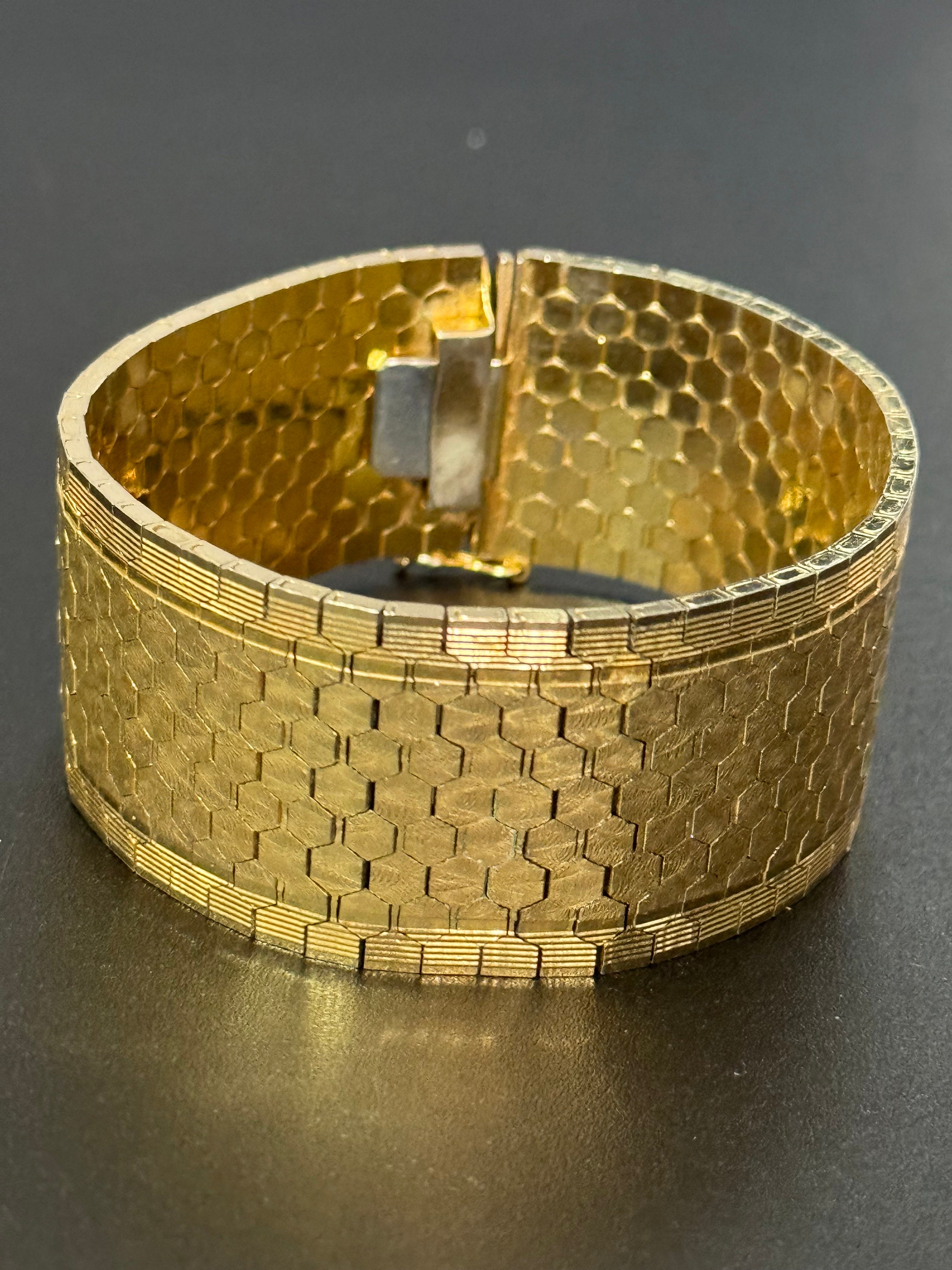 アクセサリー 18k(750) engraved adjustable bracelet 1970s Articulated Flat Stamped 0750 18k Gold Plated Cuff
