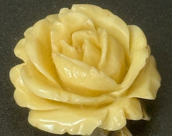 Early Plastic Celluloid Art Deco beige cream resin floral rose brooch