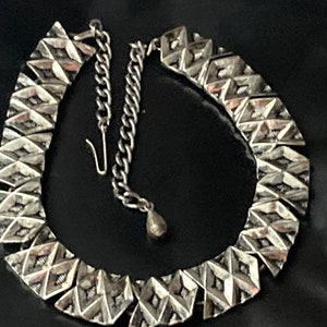 Petite 39cm Brutalist Silver Tone Chunky Wide link textured necklace choker
