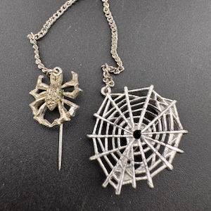 Vintage spider and spiders web double Brooch pin Silver tone