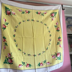 34” Engelse rozengeel Vintage bedrukt tafelkleed voor theekransje