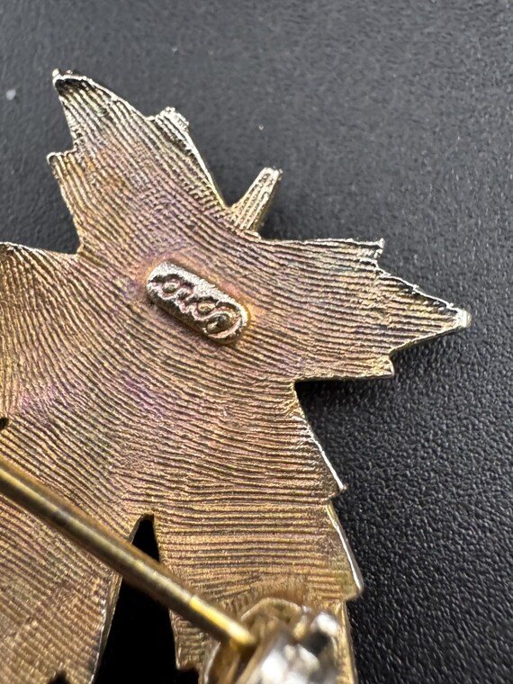 Signed Coro silver maple leaf brooch , Canadian 3… - image 3