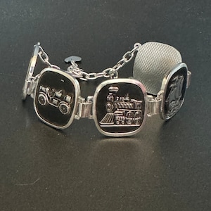Vintage Silber Ton Schwarz Emaille Souvenir Souvenir Souvenir Panel Link Armband leichte Aluminium Reisekarten Pferde