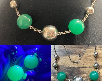 True vintage Art deco Czech green chrysoprase Uranium UV glass large 2cm green shed chrome beaded necklace 44.5cm genuine old shop stock