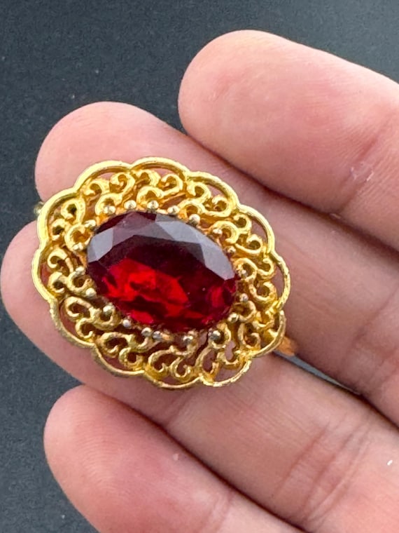 Large oval statement Gold Tone Ruby glass cabocho… - image 1