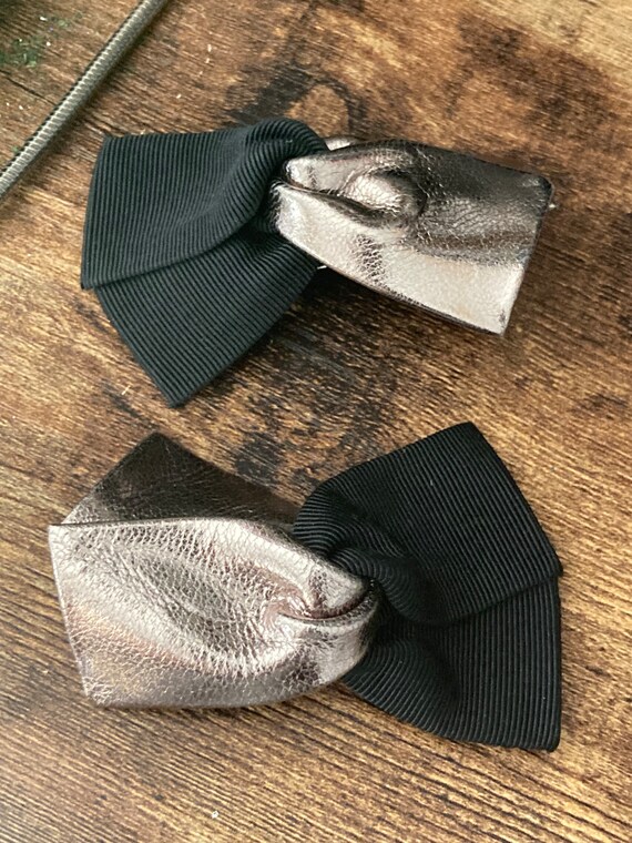 grosgrain high quality pair of BOW shoe clips gol… - image 5