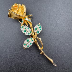 Signed Carven Paris Vintage Rose Brooch: Emerald Rhinestones, Gold Tone
