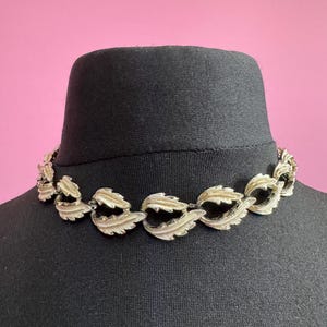 Signed Jewelcraft Vintage cream enamel leaf necklace silver tone chrome metal choker necklace