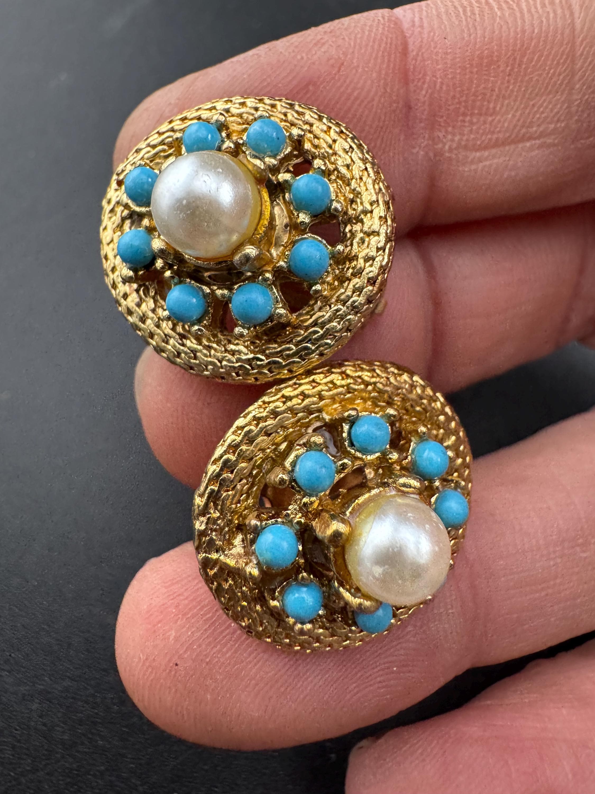 アクセサリー e  vintage earrings Turquoise Rhinestone Clip on Earrings, Vintage 1960s Gold Mesh and