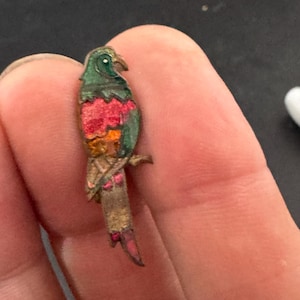 Sweet little art deco Early brass green and red enamel parrot Brooch 2.8cm
