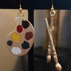 Novelty artists paint pallet pierced drop earrings gold tone
