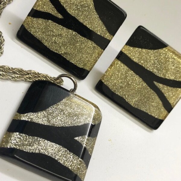 Vintage 1980s oversized statement square perspex black and gold glitter clip on earrings and pendant