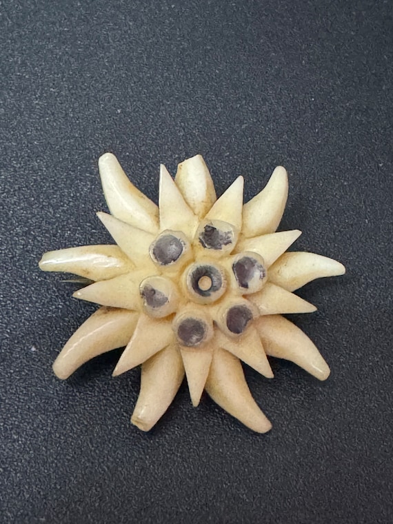 Broche Vintage Fleur Edelweiss - Plastique Blanc, Ancienne, Style Français Antique