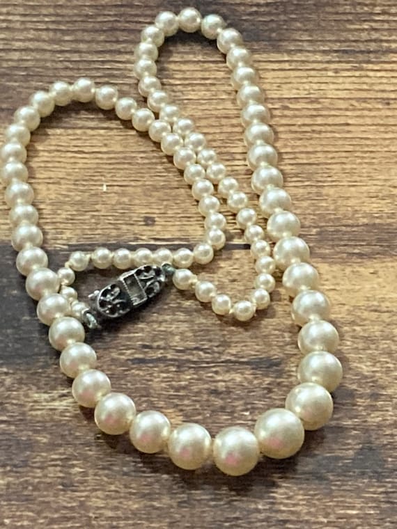AF Cream Glass Pearl Necklace 41cm Vintage Single Strand Sterling