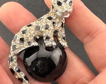 Rhinestone Leopard Brooch: Black and White Diamanté Big Cat