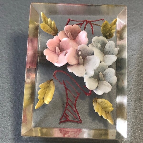 lucite reverse carved pink floral flower brooch early plastic perspex Vintage 1930s