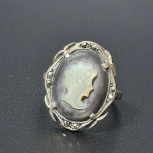 Size N.5 34 grams Vintage 925 sterling silver carved shell pearl cameo ring