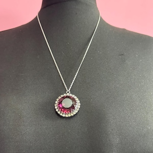 Vintage large silver tone round clear diamanté purple amethyst glass 1970s pendant necklace