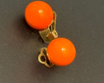 Vintage 1950s 1960s Funky pequeño naranja brillante bola redonda clip en pendientes