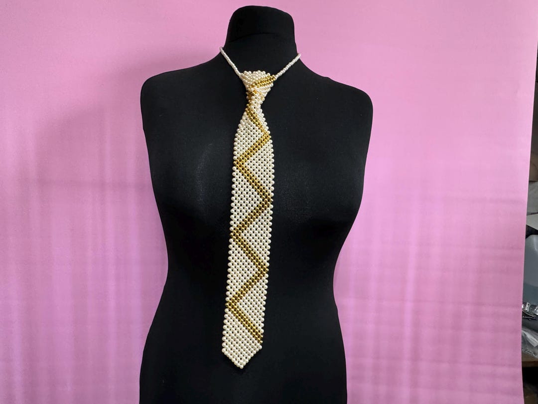 Collier Vintage En Fausses Perles De Plastique - Forme Originale De Cravate - Bijou Rétro Années 70/80 - Occasion