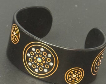 retro black and gold geometric aurora borealis open cuff bangle bracelet