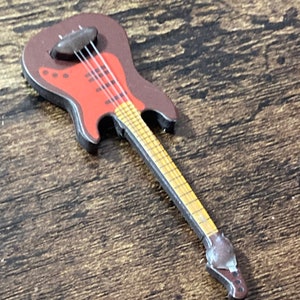 Electric guitar cake topper decoration dolls house miniature musical instrument for rock guitarist