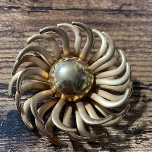 Vintage mid century Gold Tone abstract flower Brooch 1950s