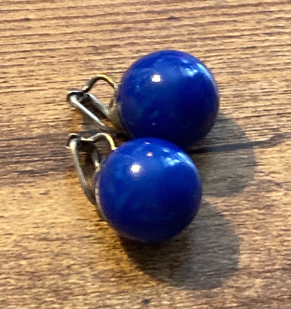 Plastic clearance button earrings