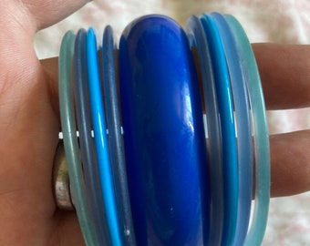 BLUE turquoise stack of vintage retro plastic bangles