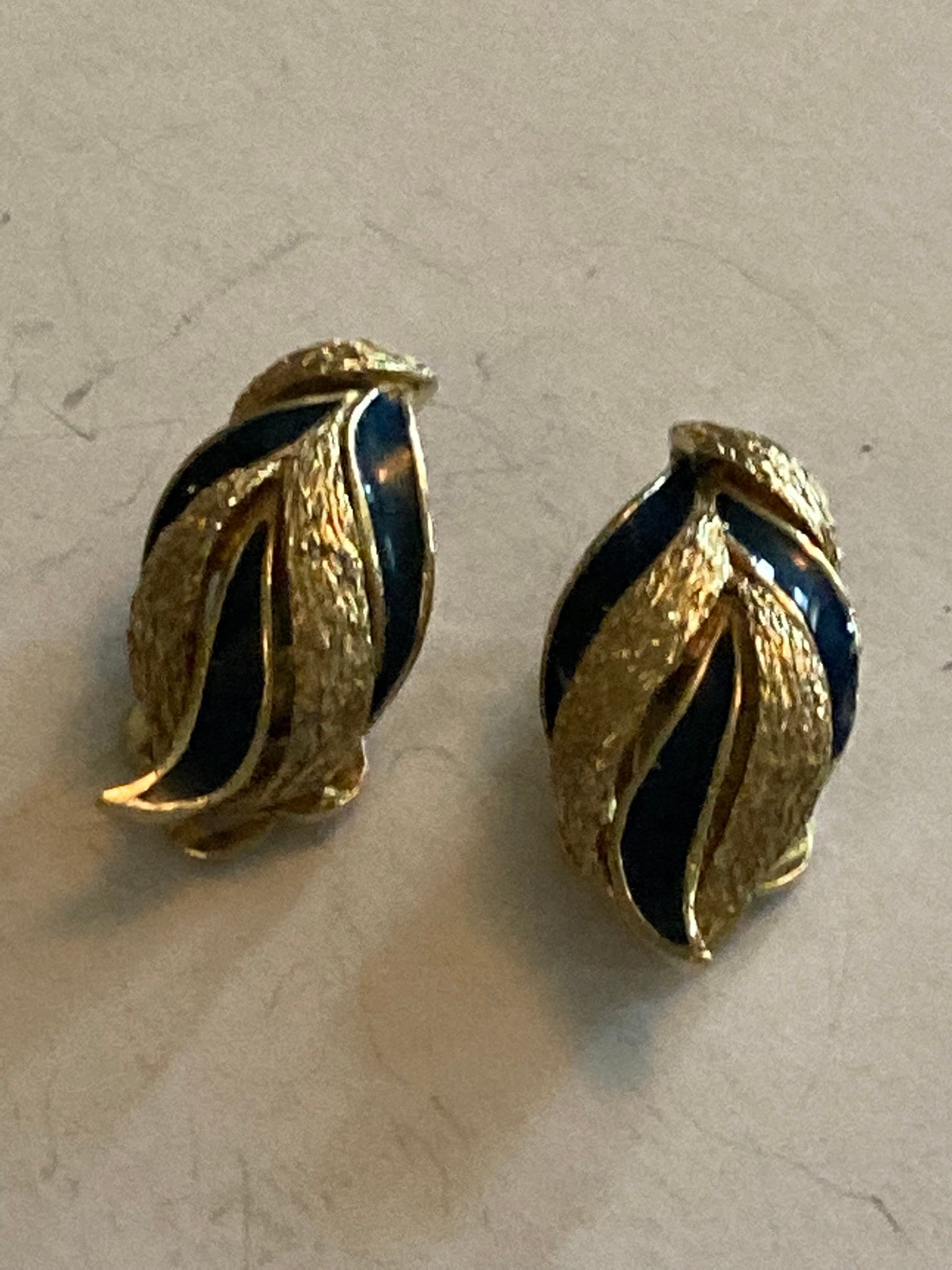 A&S Attwood and Sawyer　ヴィンテージ　アンティークリング Signed A&S Attwood and Sawyer Vintage gold tone black enamel
