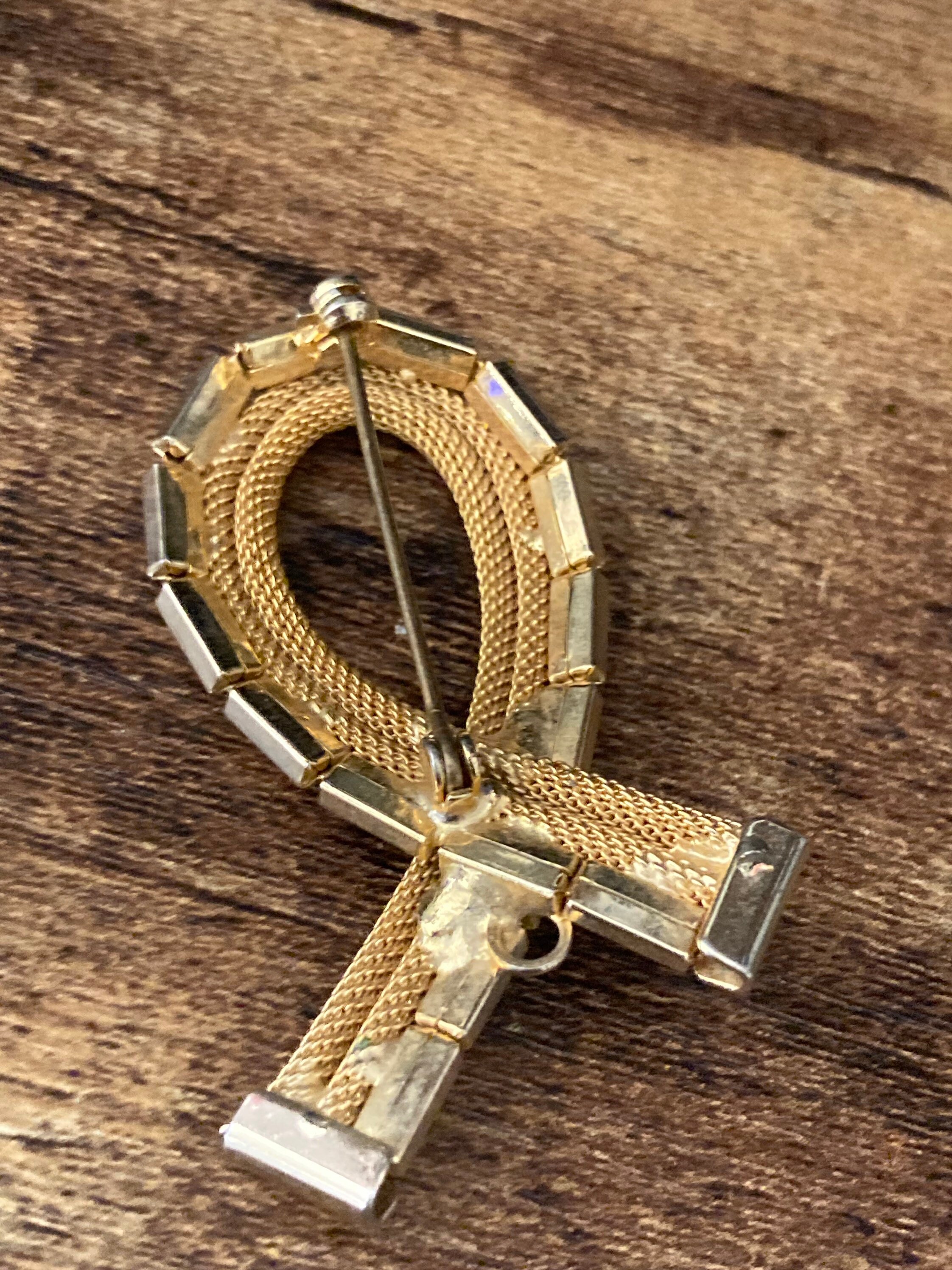 Broche Vintage Maille Gourmette Dorée - Bijou Entrelacé Métallique Occasion