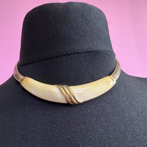 Signed BG bergdorf Goodman Vintage flat snake link Gold Tone  Choker with cream enamel detail