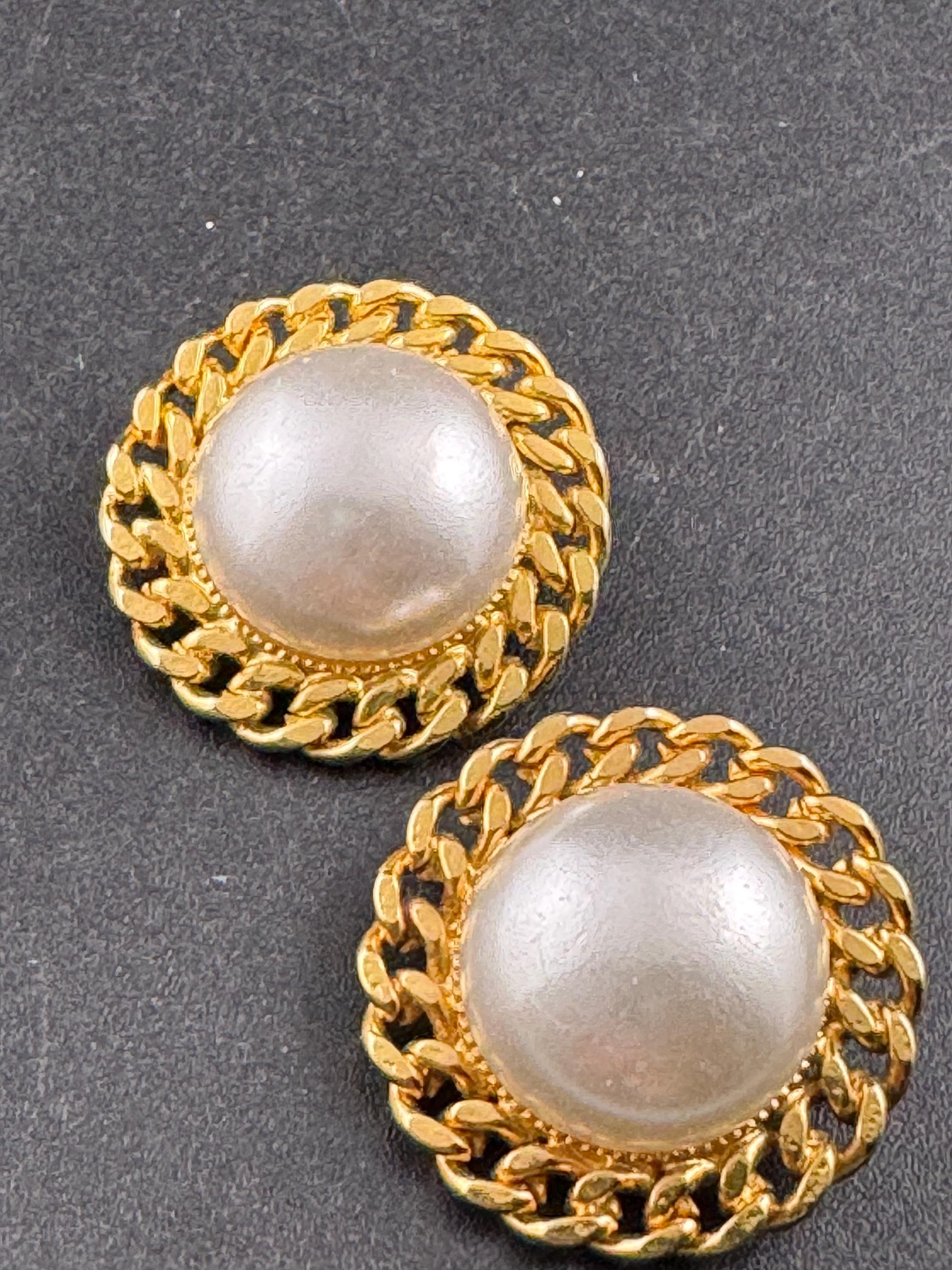 Anciennes Boucles D'Oreilles Clips - Rondes Avec Perle Ovale - Occasion Bon État