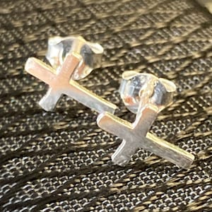 Retro 925 sterling silver CROSS stud earrings
