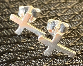 925 CROSS stud earrings, pierced ears sterling silver