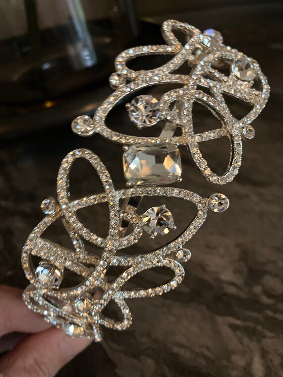 Ladies Antique style silver tone tiara clear diam… - image 6