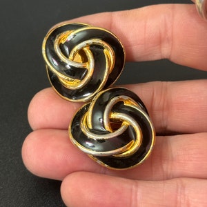 Signed KJL Kenneth Lane Vintage pair black gold tone classic knot clip on earrings